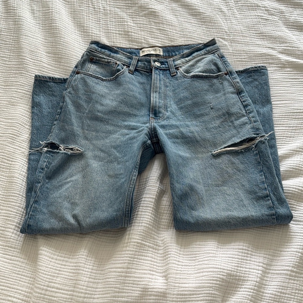 Abercrombie the baggy mid rise jeans (short)